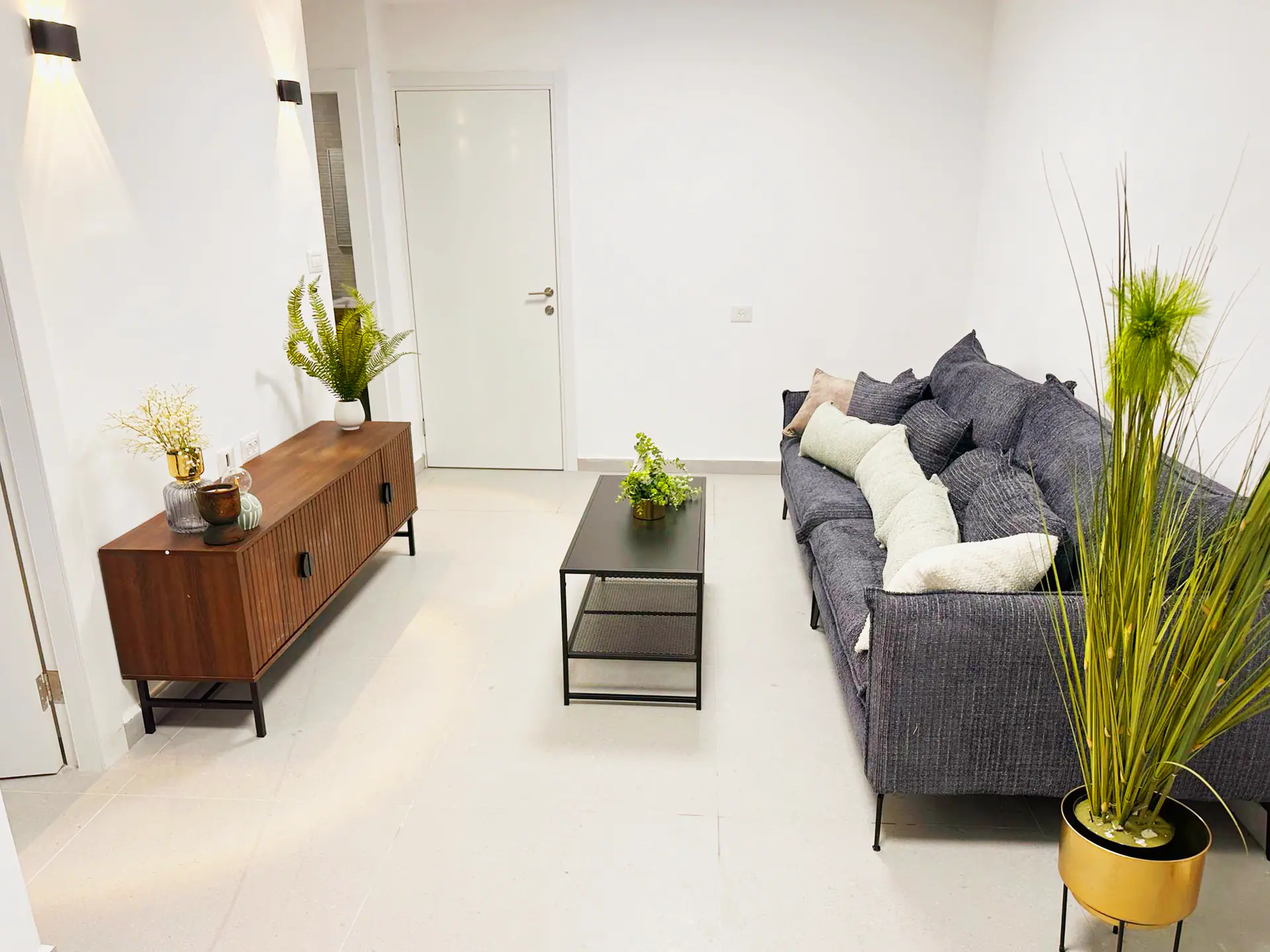 Spacious leased apartment